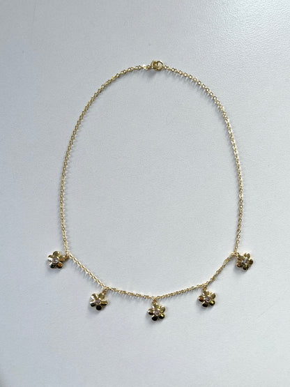 Daisy necklace